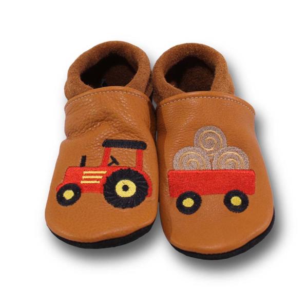 Krabbelschuhe roter Trecker mit Anhänger